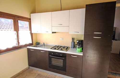 Porto Valtravaglia Apartment | Lovely apartment for 4 people with TV and pets allowed