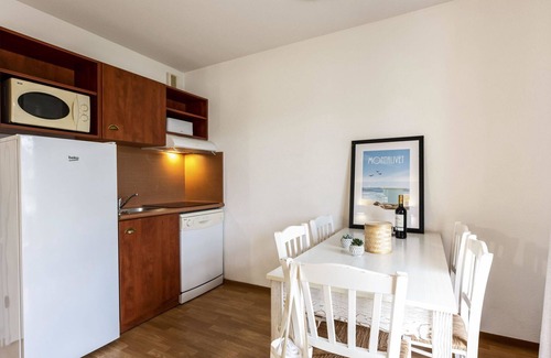 Le Verdon-sur-Mer Apartment | Lovely apartment for 6 guests with WIFI, pool, TV, terrace and pets allowed