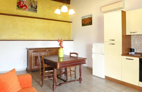 Santo Villa | Lovely apartment in villa for 4 people with A/C, pool, patio, pets allowed and panoramic view