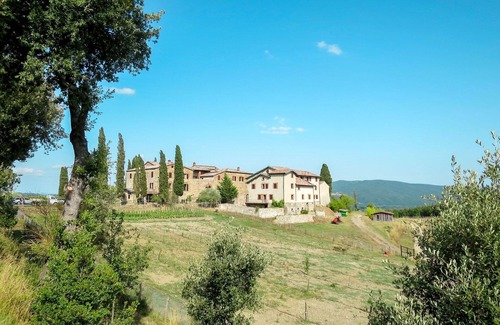 Santo Villa | Lovely apartment in villa for 4 people with A/C, pool, patio, pets allowed and panoramic view