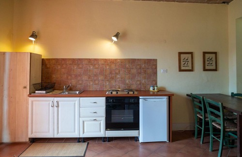 Villa Santa Maria Apartment | Lovely apartment for 4 guests with WIFI, pool, A/C, TV, balcony and pets allowed