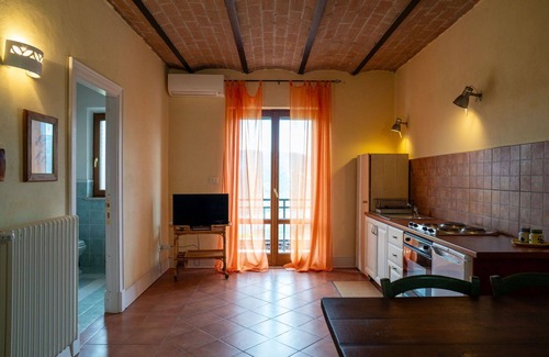 Villa Santa Maria Apartment | Lovely apartment for 4 guests with WIFI, pool, A/C, TV, balcony and pets allowed