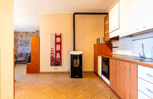 Diano Castello Apartment | Lovely apartment for 5 guests with terrace, pets allowed and parking