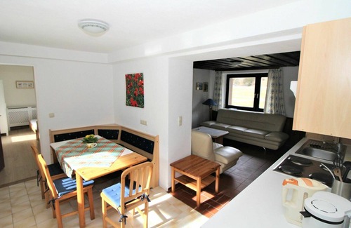 Muhldorf Apartment | Lovely apartment for 7 guests with WIFI, TV, terrace and panoramic view