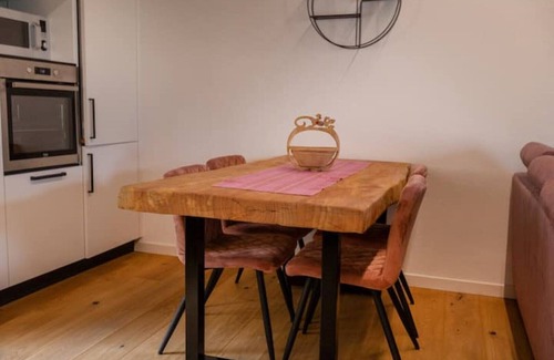 Campagnola Apartment | Lovely apartment a stone's throw from the lake and close to the center