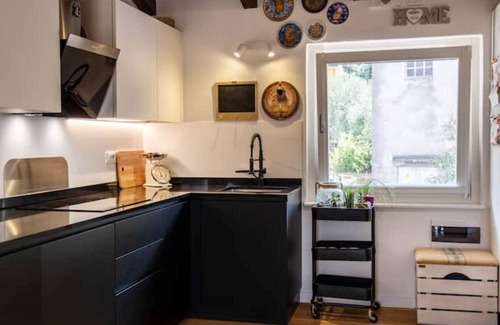 Campagnola Apartment | Lovely apartment a stone's throw from the lake and close to the center