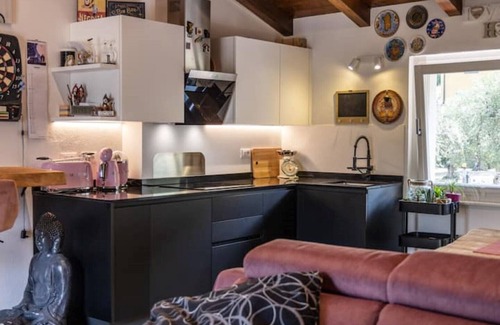 Campagnola Apartment | Lovely apartment a stone's throw from the lake and close to the center