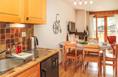 Noveli Apartment | Lovely apartment for 4 guests with WIFI, TV, balcony and pets allowed
