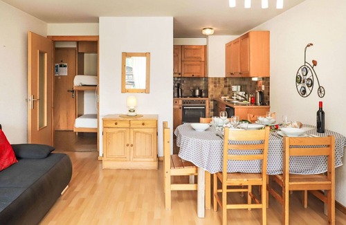 Noveli Apartment | Lovely apartment for 4 guests with WIFI, TV, balcony and pets allowed