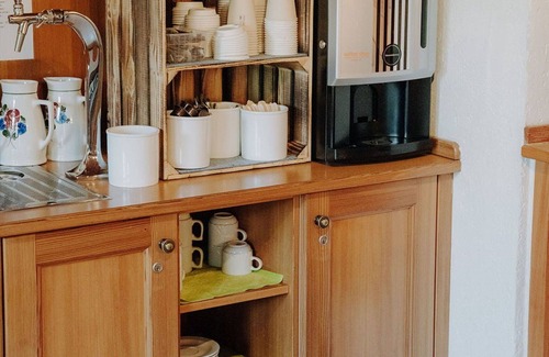 Donnersbach Apartment | Lovely apartment for 6 guests with WIFI, TV, patio and pets allowed