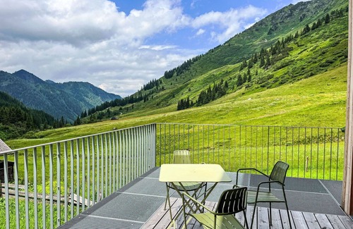 Irdning-Donnersbachtal Apartment | Lovely apartment for 4 guests with WIFI, TV, terrace and pets allowed