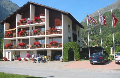 Reckingen Apartment | Lovely apartment for 4 people with WIFI, TV, balcony and pets allowed