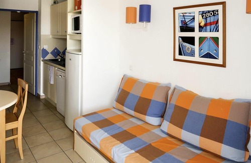 Le Barcares Apartment | Lovely apartment for 5 guests with pool, TV, terrace and pets allowed