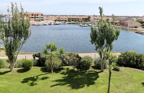 Le Barcares Apartment | Lovely apartment for 5 guests with pool, TV, terrace and pets allowed