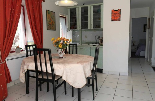 Pont-l'Abbe Apartment | Lovely apartment for 4 guests with WIFI, TV and terrace
