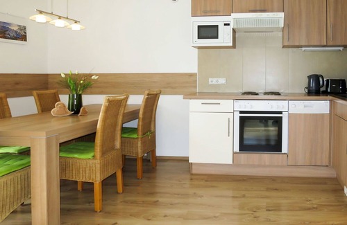 Uderns Apartment | Lovely apartment for 6 people with WIFI, TV and balcony
