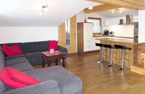 Fuegenberg Apartment | Lovely apartment for 10 people with WIFI, TV and balcony