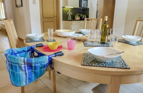 Blausee Apartment | Lovely apartment for 6 people with WIFI, TV, terrace and panoramic view