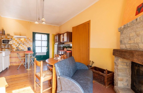 Cortemilia Apartment | Lovely apartment for 6 people with WIFI, pool, TV, terrace and pets allowed