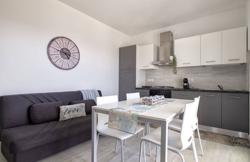 La Muddizza Apartment | Lovely apartment for 5 people with pool, WIFI, A/C, TV and patio