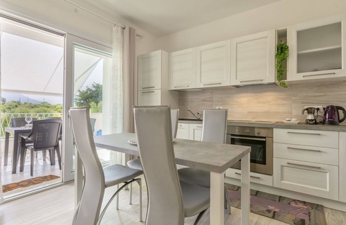 La Muddizza Apartment | Lovely apartment for 5 people with A/C, WIFI, pool, TV and terrace