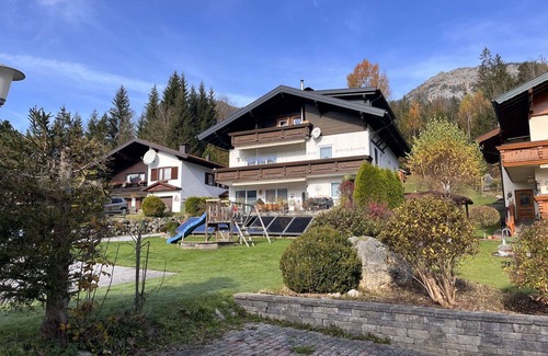 Haus Apartment | Lovely apartment for 10 guests with WIFI, TV, patio and pets allowed