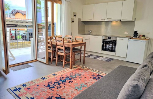 Losone Apartment | Lovely apartment for 3 people with WIFI, TV, balcony, pets allowed and panoramic view