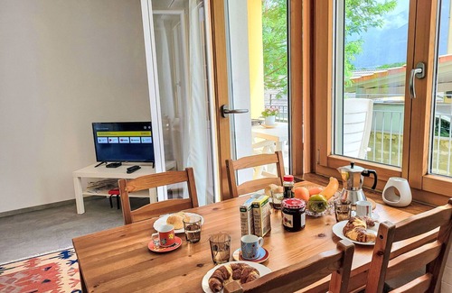 Losone Apartment | Lovely apartment for 3 people with WIFI, TV, balcony, pets allowed and panoramic view