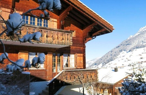 Lauenen Apartment | Lovely apartment for 4 guests with WIFI and balcony