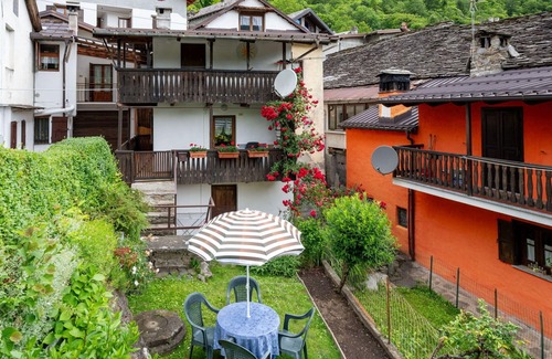 Calasca-Castiglione Apartment | Lovely apartment for 5 guests with WIFI, TV and pets allowed