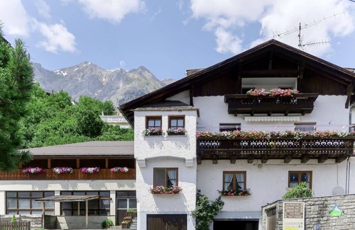 Grins Apartment | Lovely apartment for 5 people with WIFI, TV and balcony