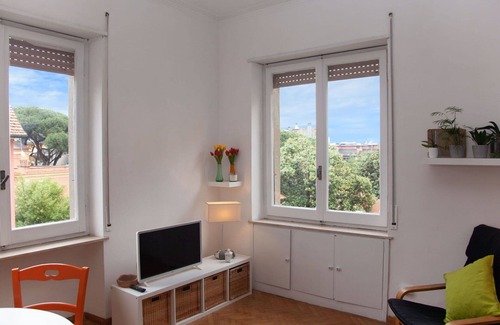 Monte Sacro Apartment | Lovely apartment for 5 people with WIFI, TV, balcony and pets allowed