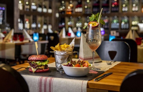 Vercorin Apartment | Lovely apartment for 6 people with WIFI, hot tub, TV, pets allowed and parking