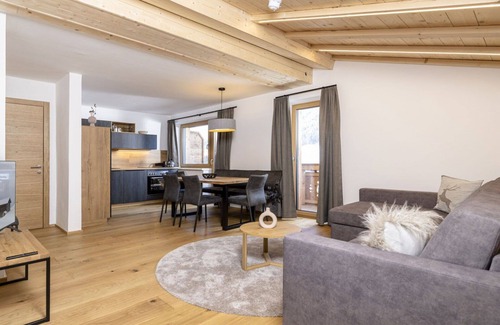 Soell Apartment | Lovely apartment for 6 guests with WIFI, TV and balcony