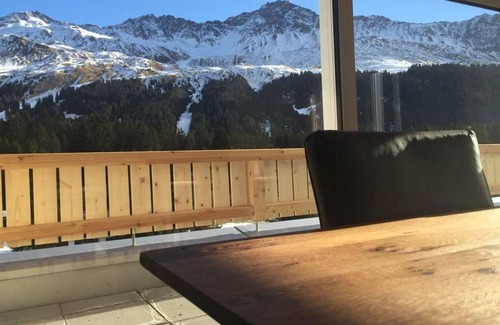Valbella Apartment | Lovely apartment for 8 people with WIFI, TV and balcony