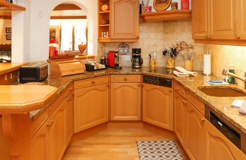 Saanen Apartment | Lovely apartment for 8 guests with WIFI, TV and terrace