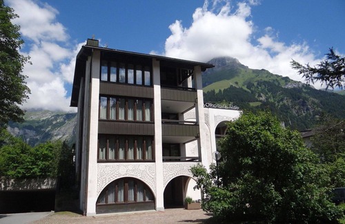 Engelberg Apartment | Lovely apartment for 4 people with pool, WIFI, TV and balcony
