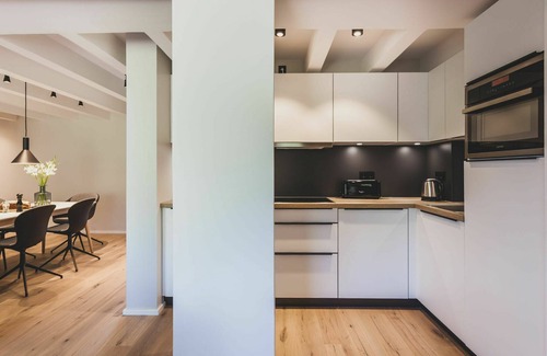 Prora Apartment | Lovely apartment for 6 guests with WIFI, pool, TV, balcony and pets allowed
