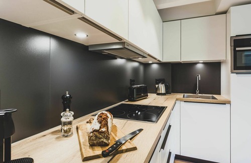 Prora Apartment | Lovely apartment for 6 guests with WIFI, pool, TV, balcony and pets allowed