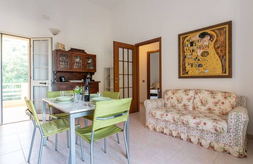 Muravera Apartment | Lovely apartment for 6 people with hot tub, A/C, TV, balcony and panoramic view