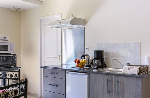 Plougonvelin Apartment | Lovely apartment for 2 people with WIFI, TV, patio and pets allowed