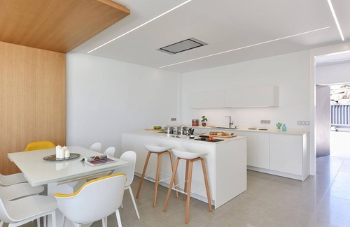 Salobre Villa | Lovely apartment in villa for 10 guests with A/C, private pool, WIFI, TV, terrace and pets allowed