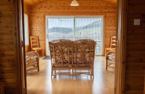 Drumnadrochit House | Lovely apartment in villa for 6 people with WIFI, TV, patio and panoramic view