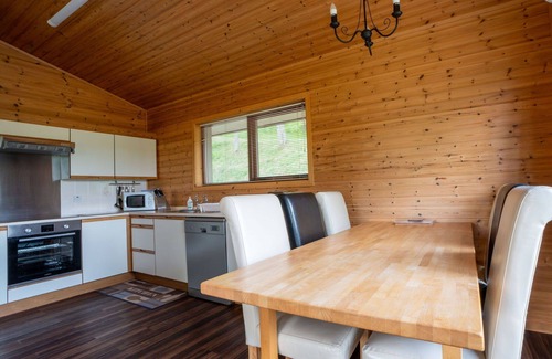 Drumnadrochit House | Lovely apartment in villa for 6 people with WIFI, TV, patio and panoramic view