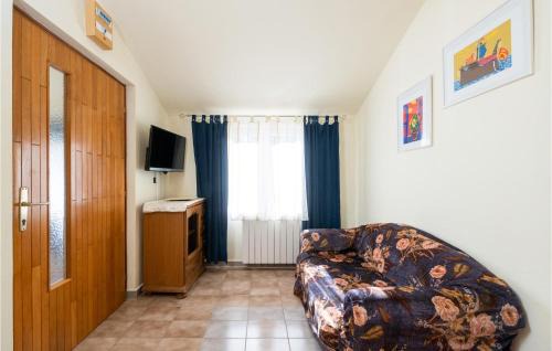 Martinski Apartment | Lovely Apartment In Martinski With Wifi