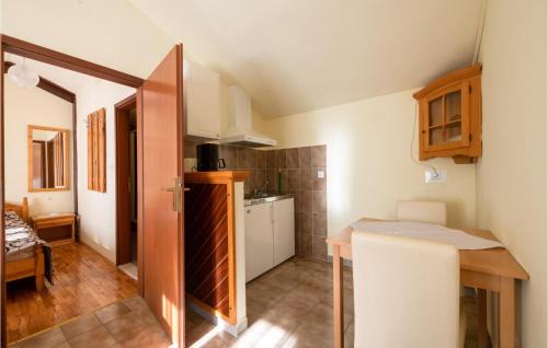 Martinski Apartment | Lovely Apartment In Martinski With Wifi