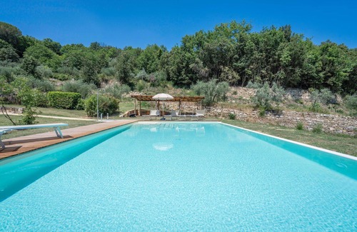 Poggibonsi Villa | Lovely apartment in villa with A/C, pool, WIFI, TV and pets allowed, close to San Gimignano