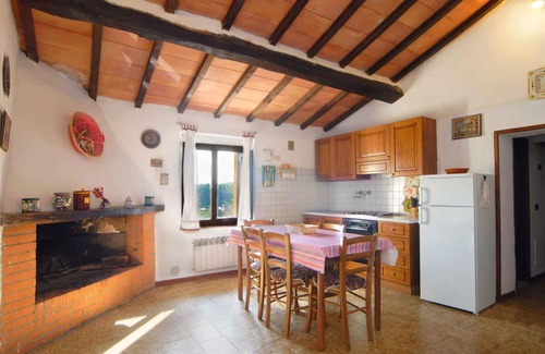 Poggibonsi Villa | Lovely apartment in villa with pool, WIFI, TV, patio and panoramic view, close to San Gimignano