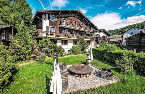 Vercorin House | Lovely apartment in villa for 15 people with WIFI, hot tub and terrace