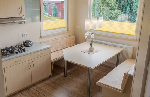 Bad Emstal House | Lovely apartment in villa for 5 people with WIFI, pool, TV, terrace and pets allowed